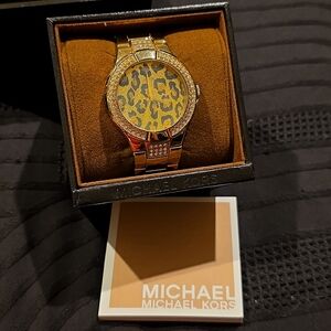 ✨Flash Sale!!!✨ Michael Kors Watch – Leopard Print Dial – Authentic ✨